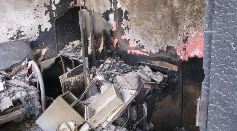 Why choose water damage restoration service for emergency flood repair in Fairfax